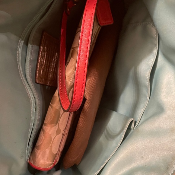 Coach Tote Purse - Picture 7 of 8